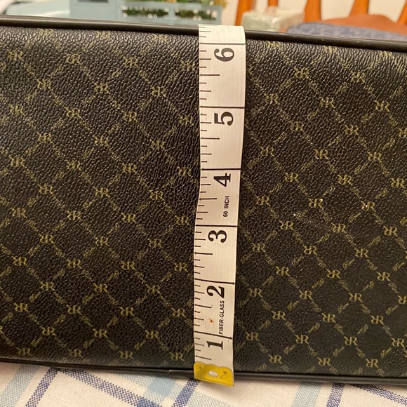 VGUC RIONI Elegant Italian Designer Handbag. - Picture 9 of 10